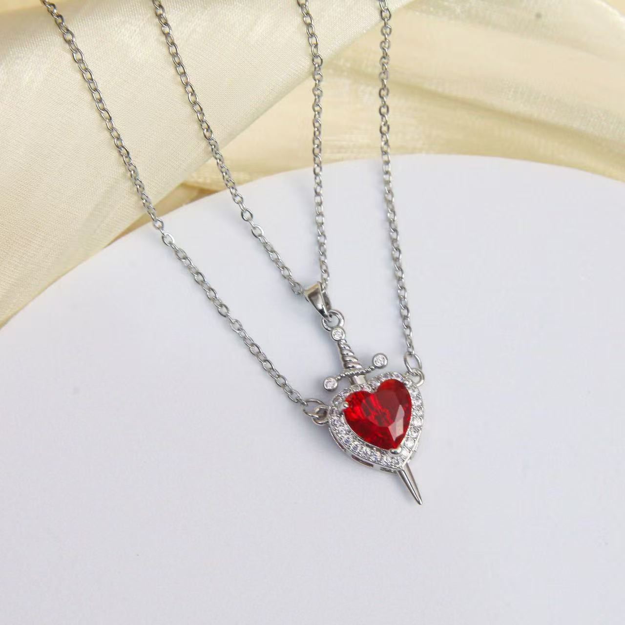 Collier Cœur Rouge Femme en Acier Inoxydable | Veléa